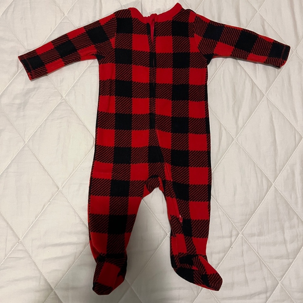 Old Navy buffalo plaid footie pajamas size 6-9 months, family matching